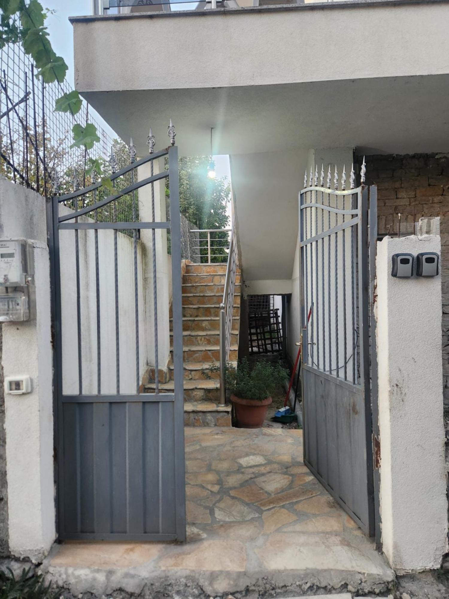 B&B Kroni 1 Shkodër Esterno foto